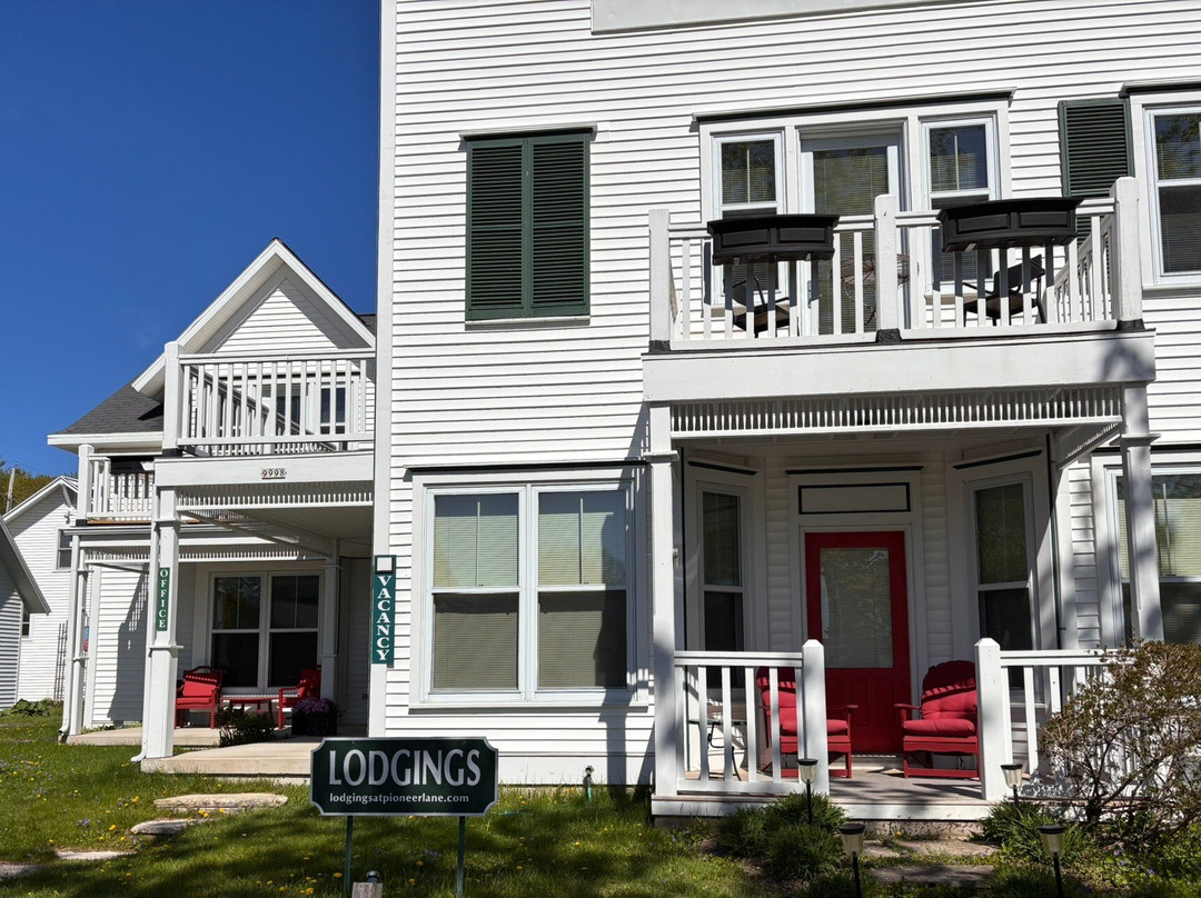 Lodgings at Pioneer Lane主图