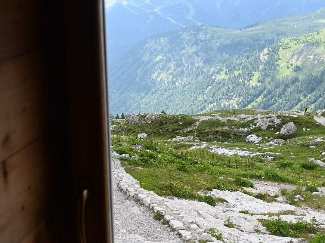 Rifugio Tuckett e Sella-马多纳迪坎皮格里奥必去景点