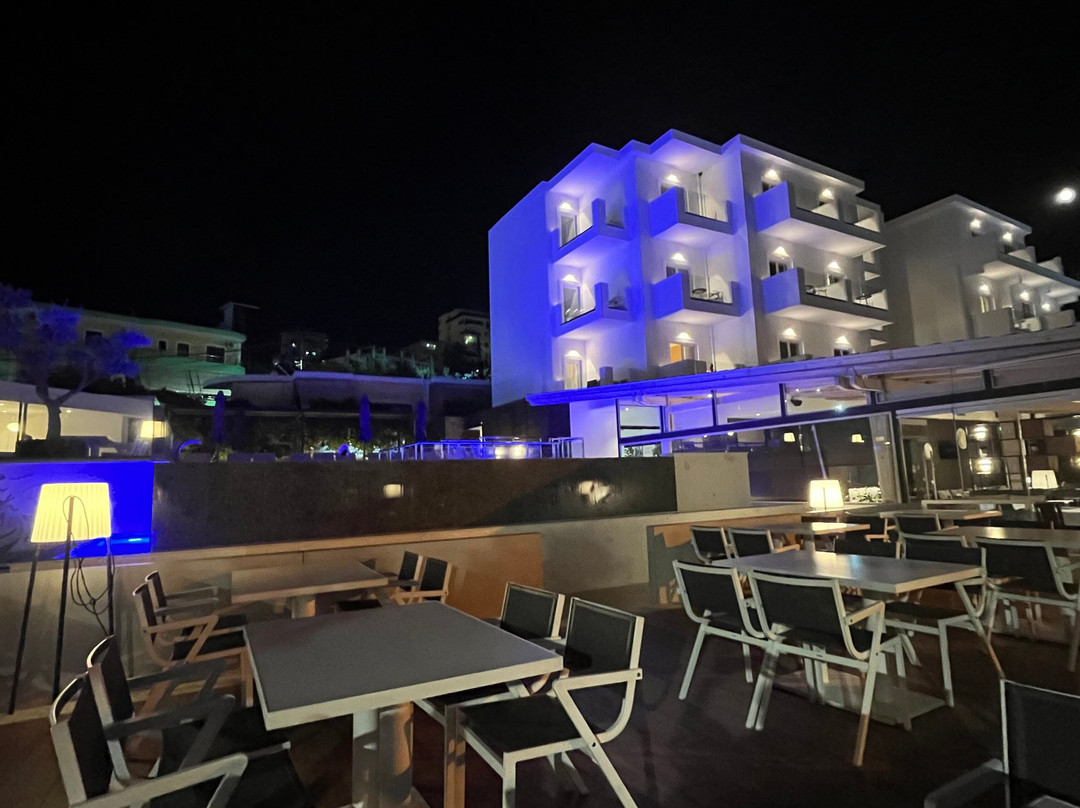 阿吉米酒店主图