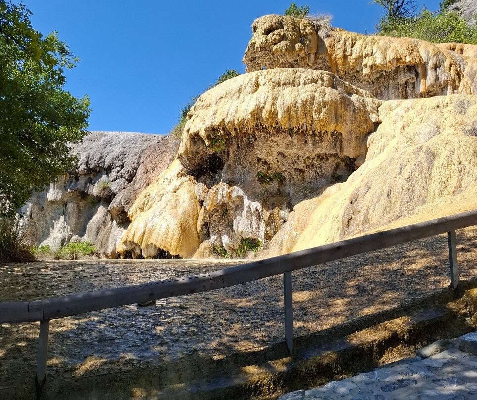 The Petrifying Fountain of Réotier-Reotier必去景点