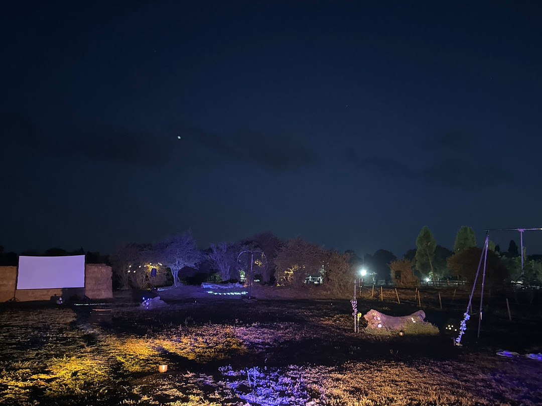 Centre equestre le marais en selle-Yves必去景点