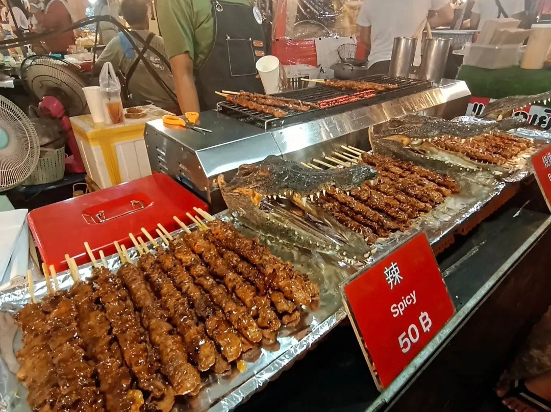 集装箱夜市-普吉镇必去景点