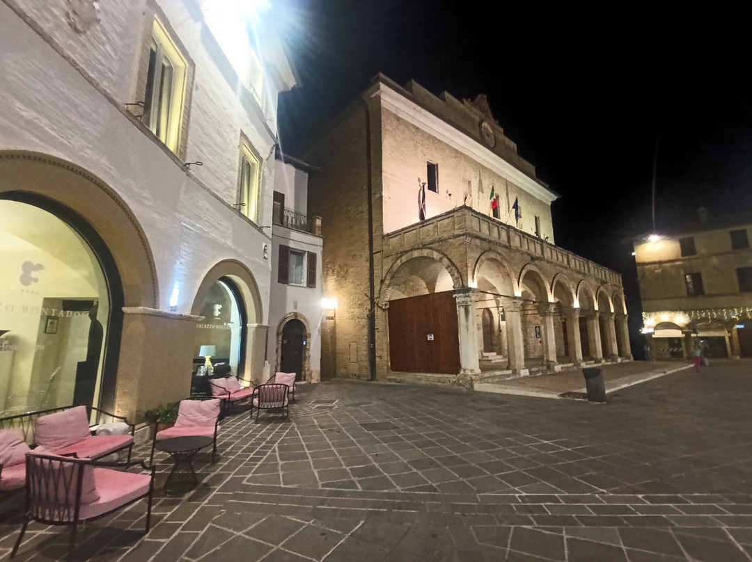 Piazza del comune-Montefalco必去景点