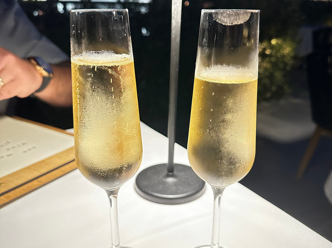康缇希纳 SPA 套房酒店主图