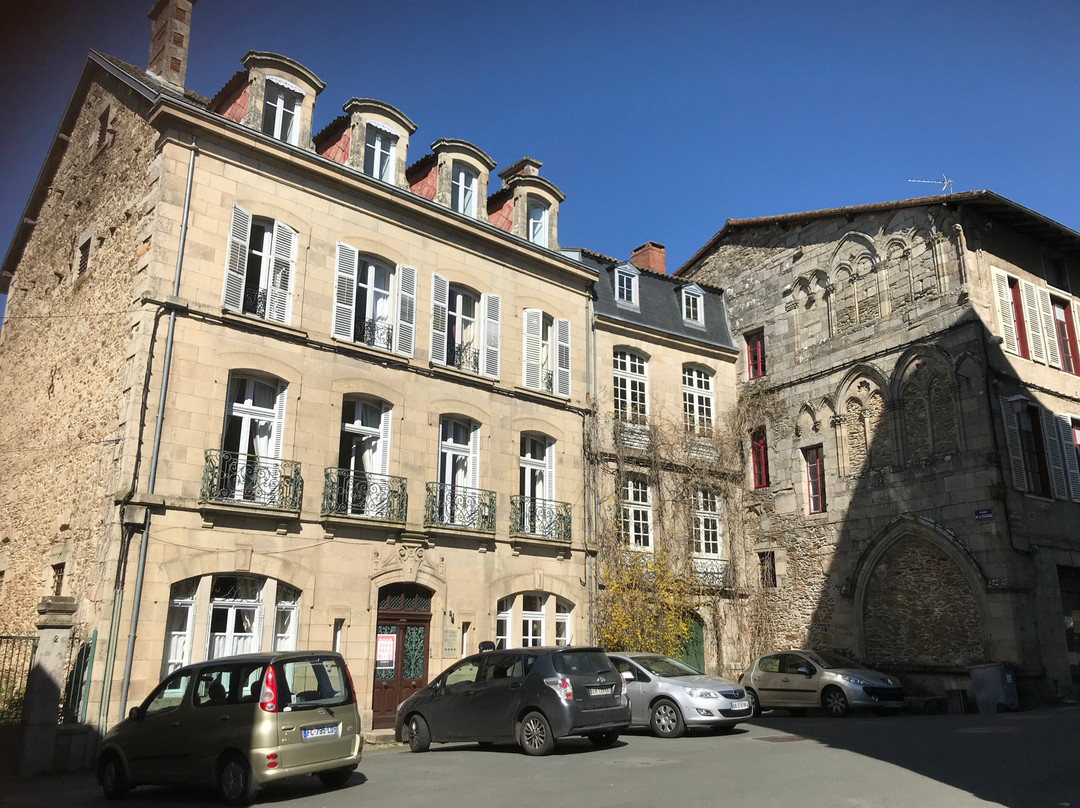 利斯花园酒店主图