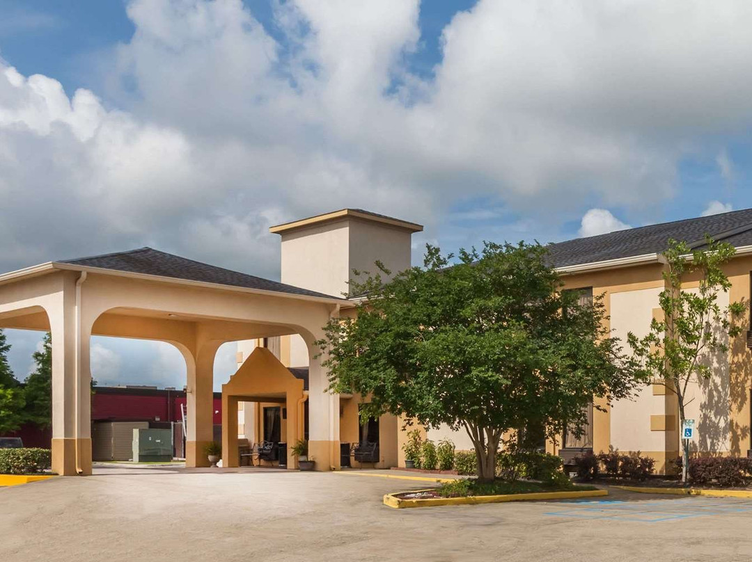 Days Inn & Suites by Wyndham New Iberia主图