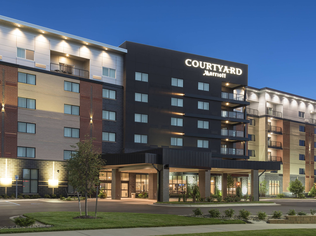 Courtyard by Marriott Mt. Pleasant at Central Michigan University主图