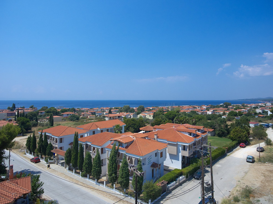 莉莉安乡村酒店主图