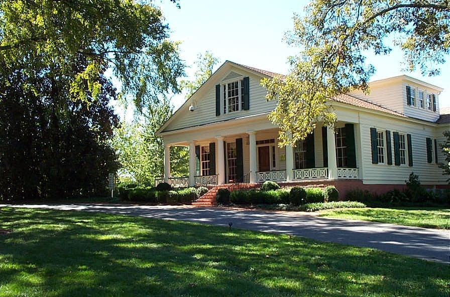 Brumby Hall and Gardens