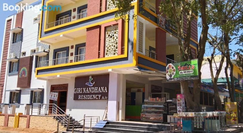 Giri Nandhana Residency主图