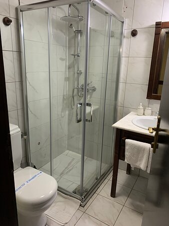 Saint Naum Hotel Complex-浴室