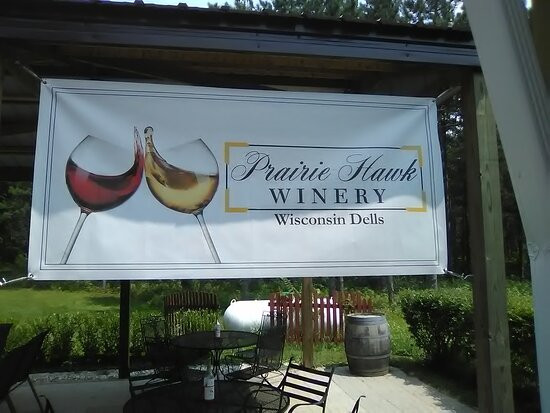 Prairie Hawk Winery-威斯康星峡谷必去景点