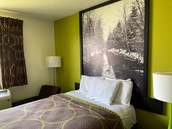 Super 8 by Wyndham South Boston VA主图