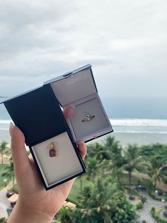 Sithma Gems & Jewellery-乌纳瓦图纳必去景点