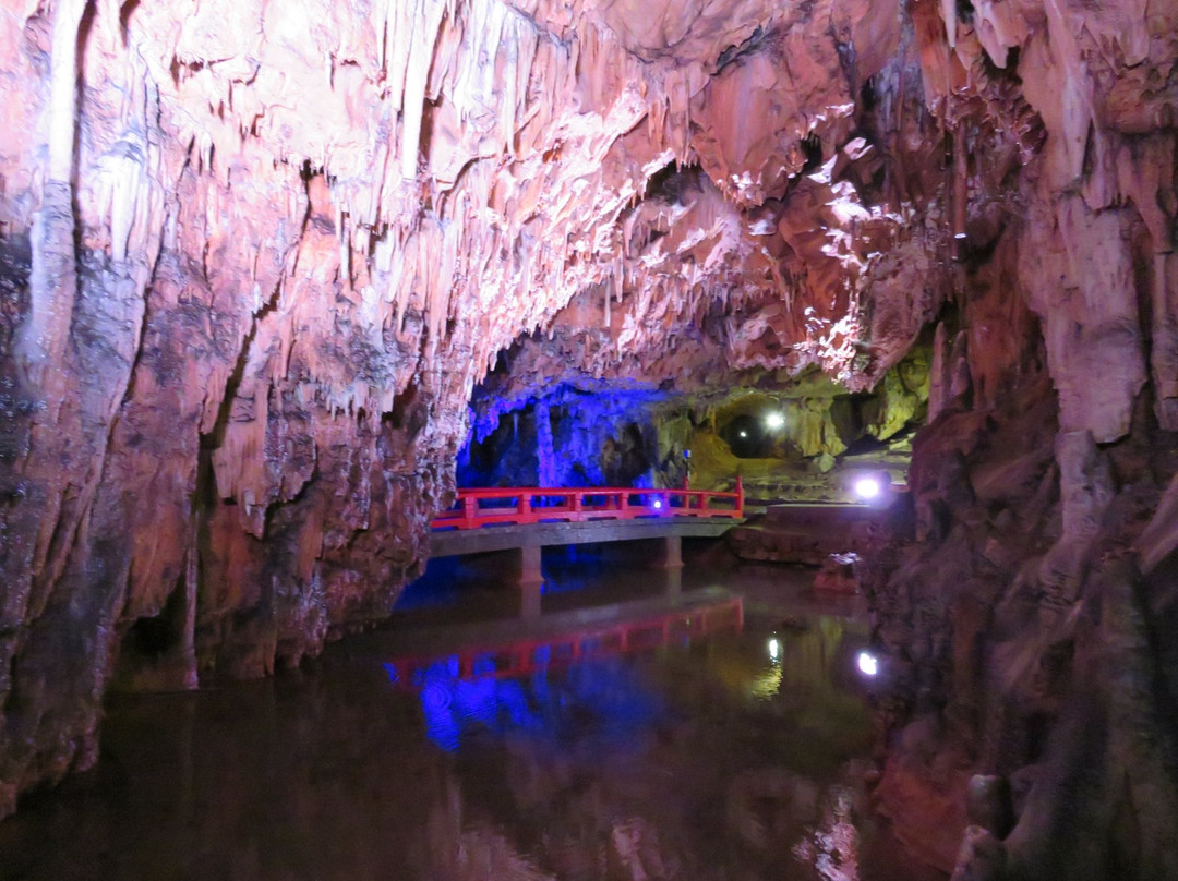 新见市旅游景点-Maki Cave