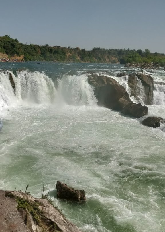 Dhuandhar Falls景点图片