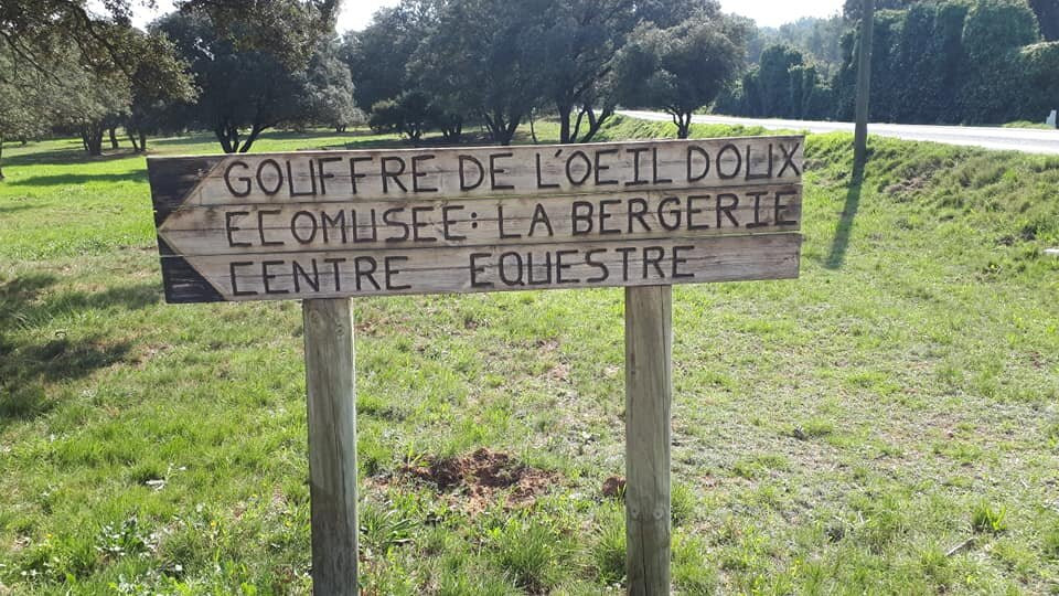 Gouffre de l'Oeil Doux-Fleury必去景点