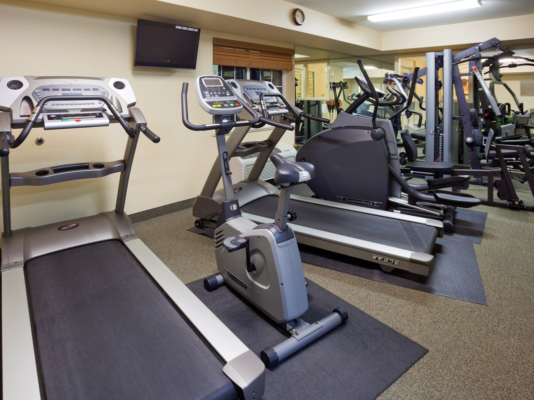 Candlewood Suites Milwaukee Brown Deer by IHG主图