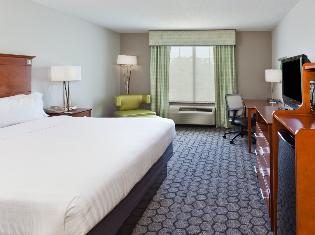Holiday Inn Express & Suites Phenix City - Ft. Benning By Ihg主图