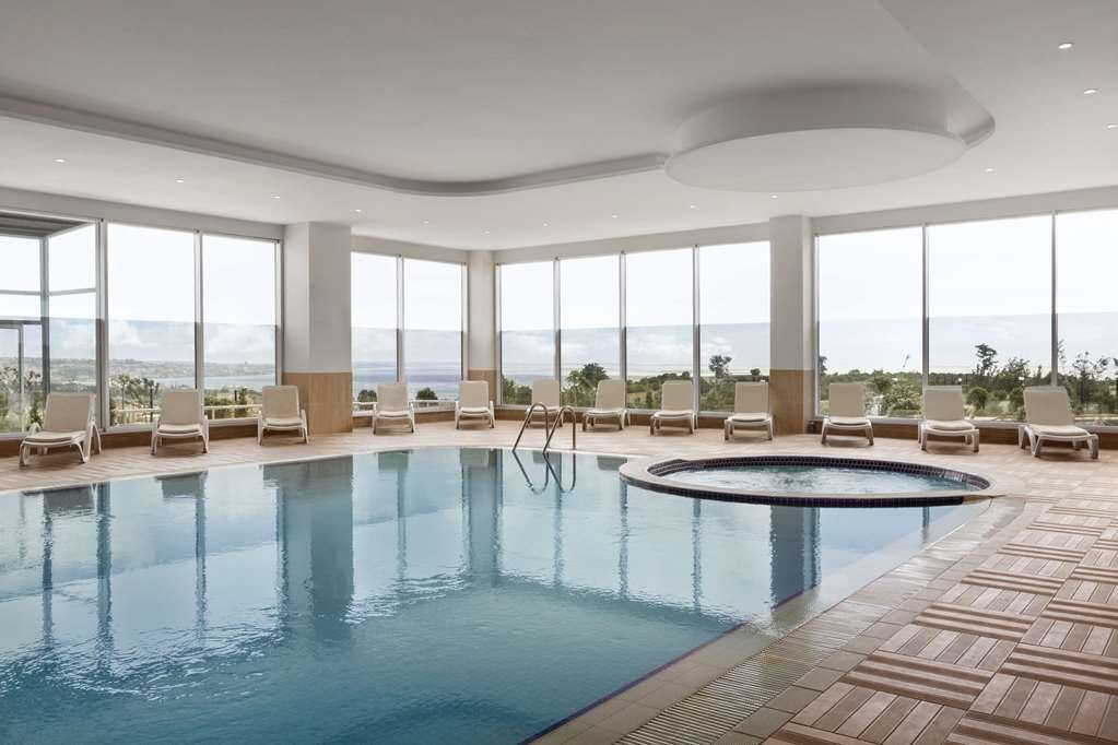 华美达泰基尔达酒店主图