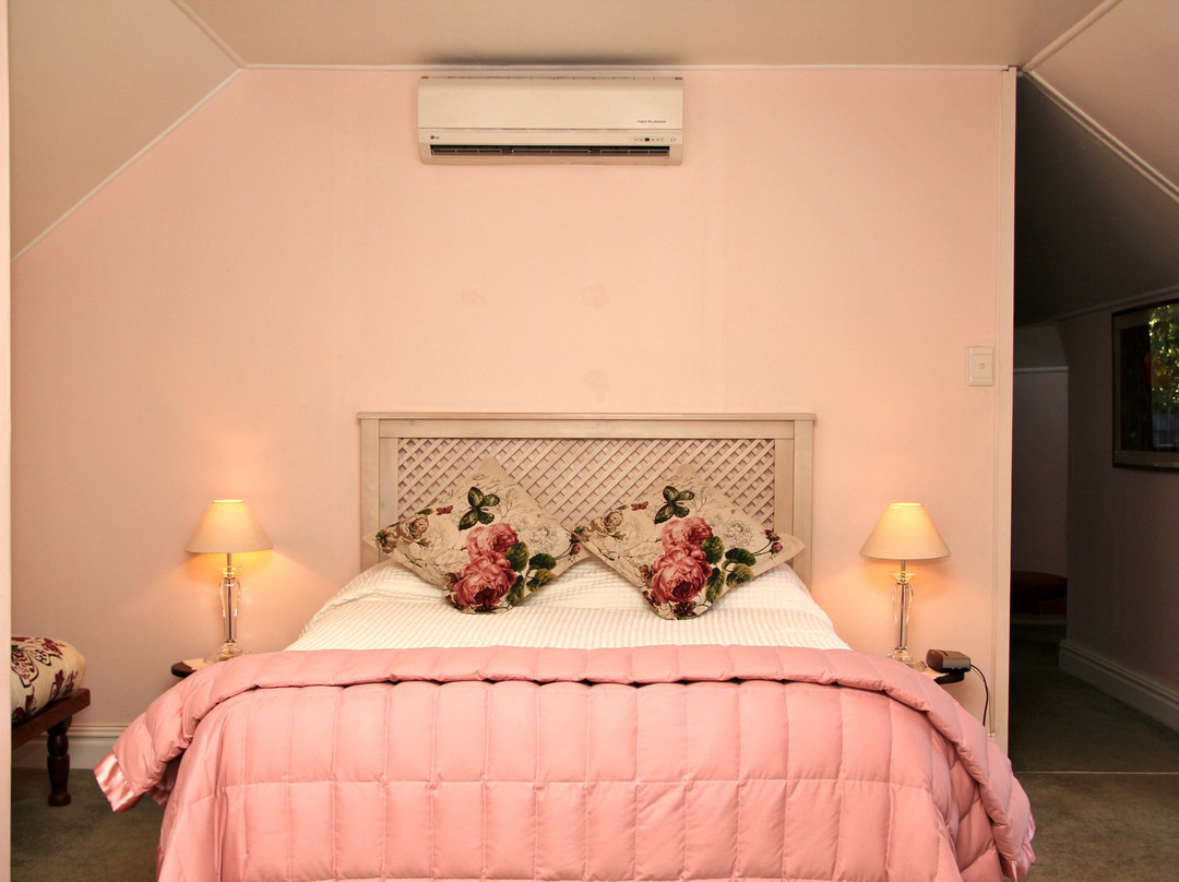 Chantilly Guest House主图