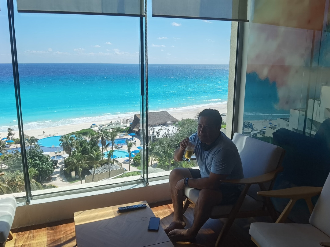 坎昆水上生活酒店主图