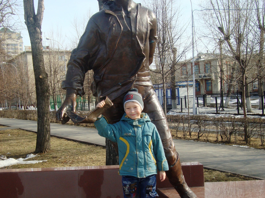 Monument to Vladimir Davydovich Martemyanov景点图片