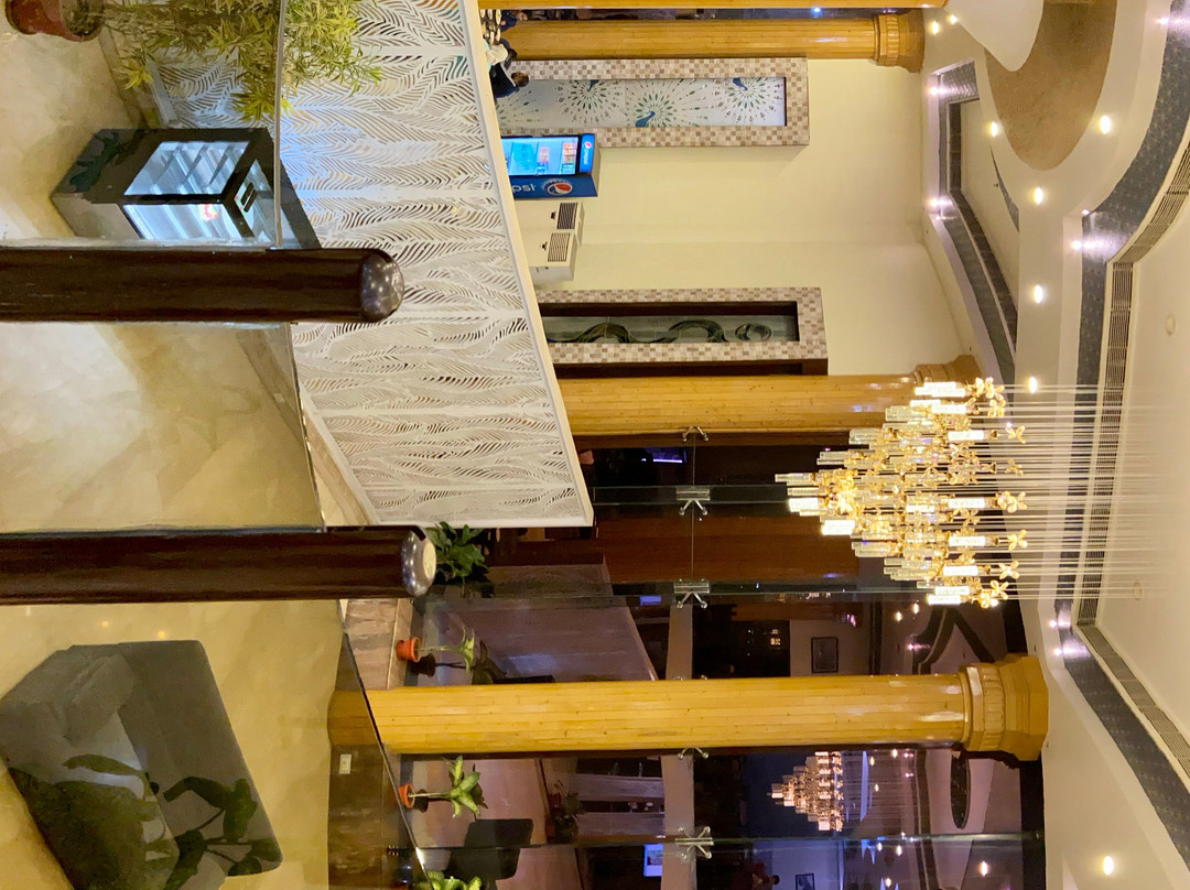 德拉敦纸牌酒店主图