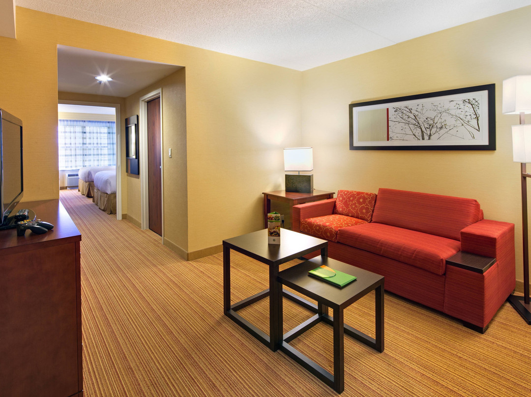 Courtyard by Marriott London主图