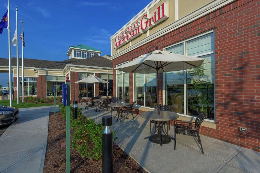 德文斯共同希尔顿花园酒店主图