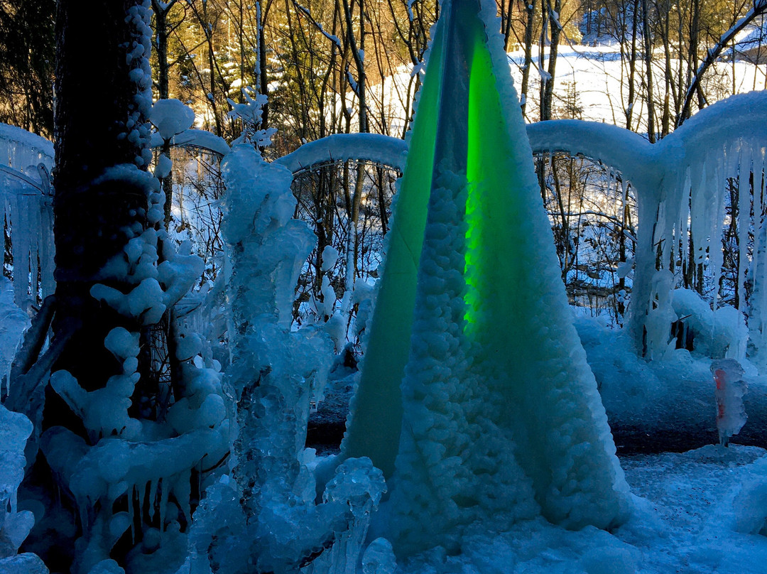 Ice palaces Schwarzsee景点图片