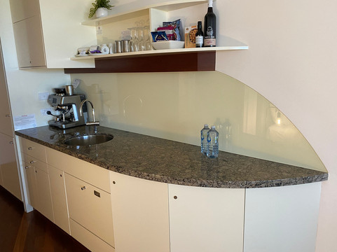 海滩套间酒店主图