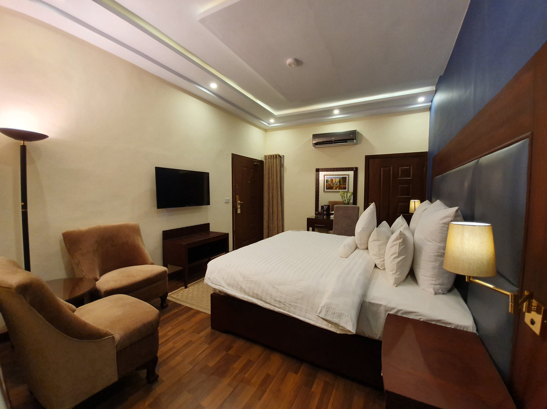 S Chalet Multan主图