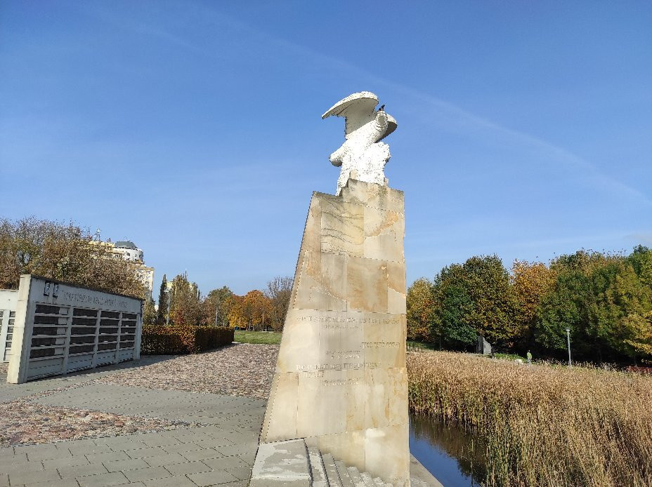 Park Ocalałych-罗兹必去景点