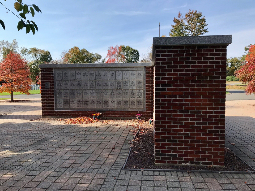Massachusetts Veterans' Memorial Cemetery景点图片