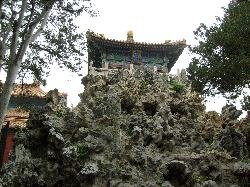 QWERTY Monument景点图片