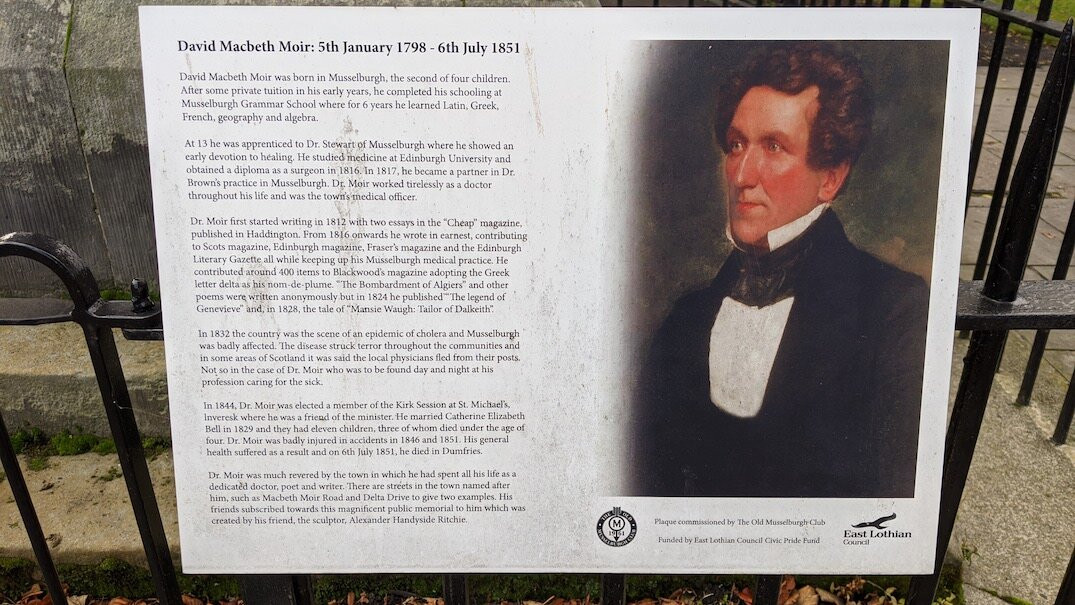 David Macbeth Moir Statue-马瑟尔堡必去景点