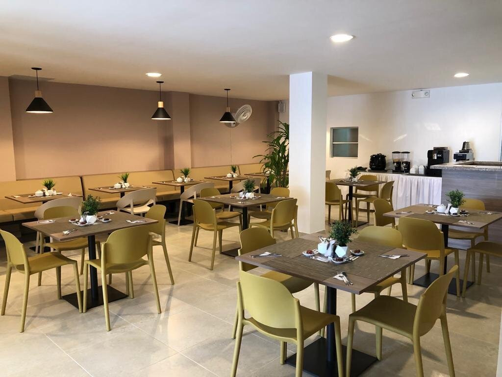 Colon Plaza Hotel主图