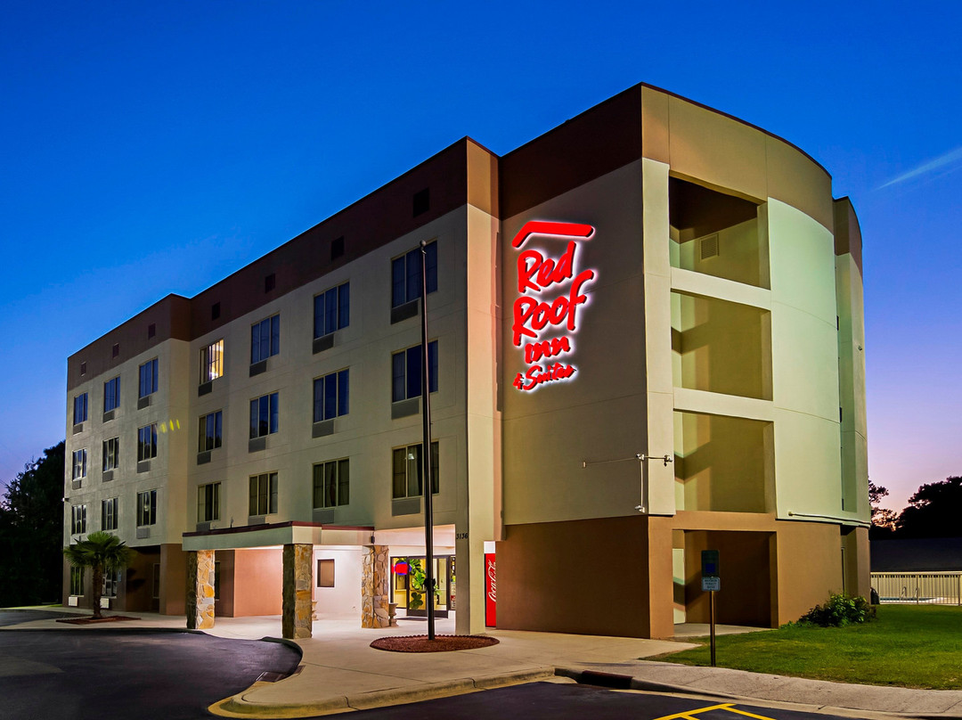 菲耶特维尔旅馆及套房酒店主图