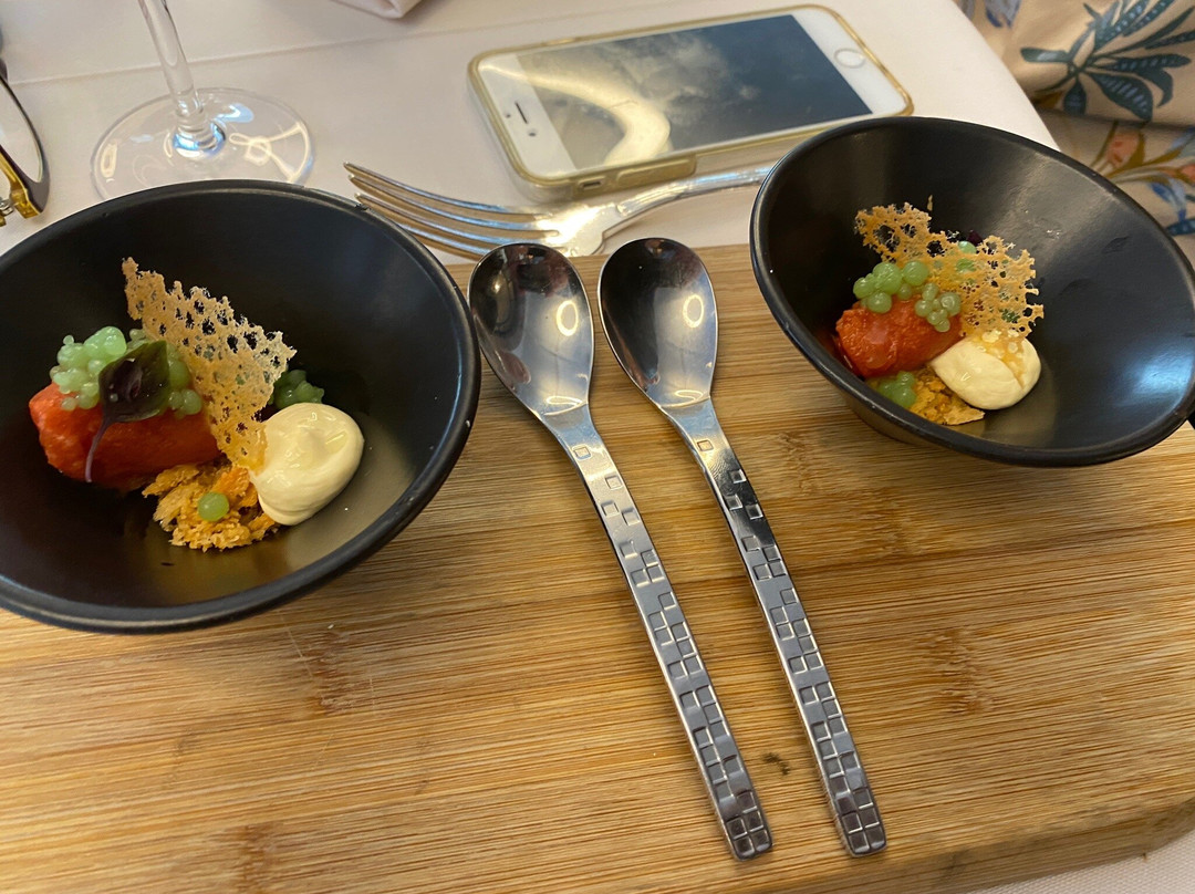 Hotel Les Pyrenees主图