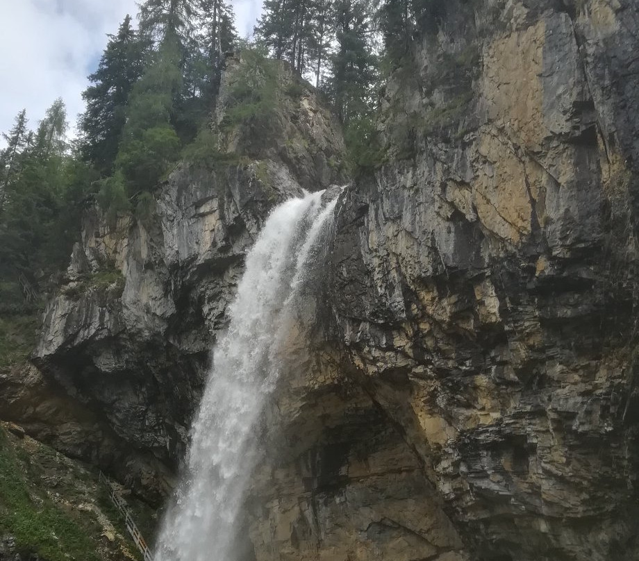Johannes Waterfall-上滔岸必去景点