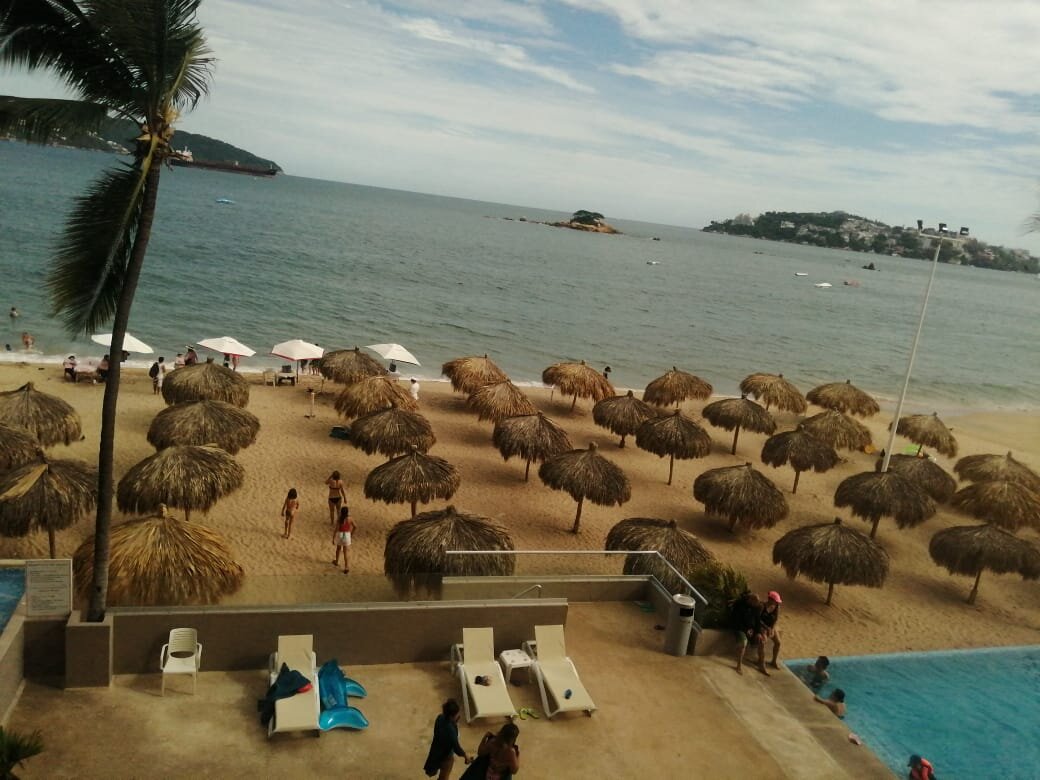 Krystal Beach Acapulco-泳池