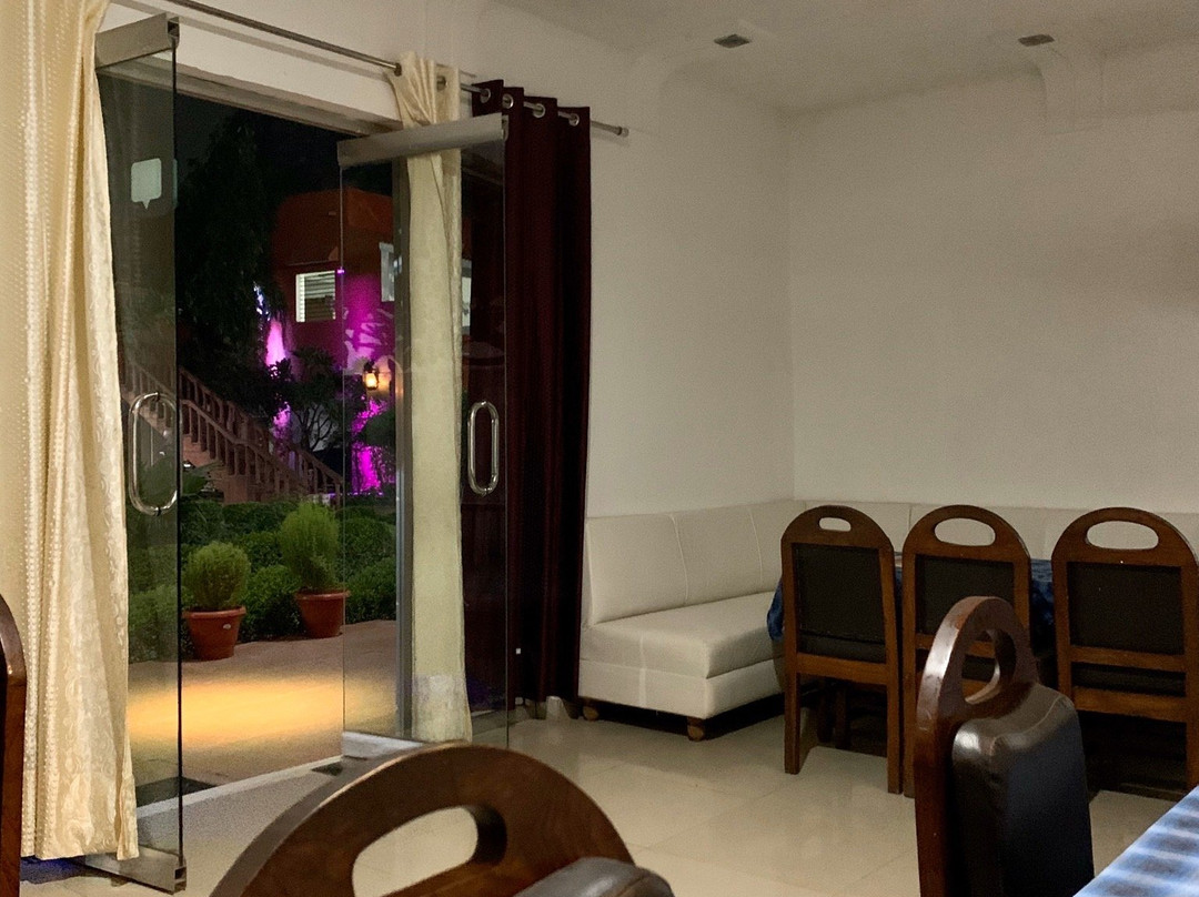 Hotel Goverdhan Tourist Complex主图