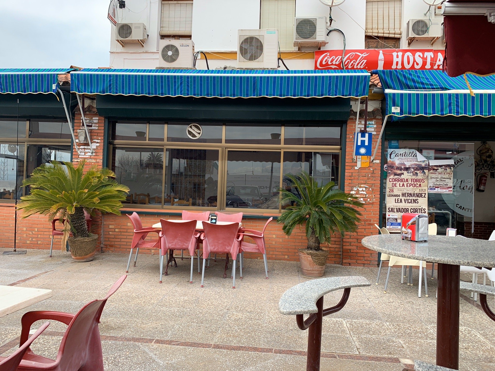 Hostal Restaurante Hnos Moyano-官方