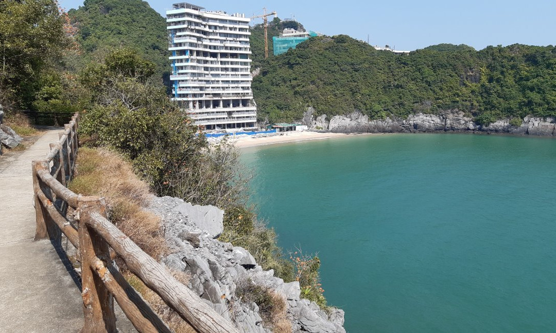 吉婆岛日出度假酒店主图