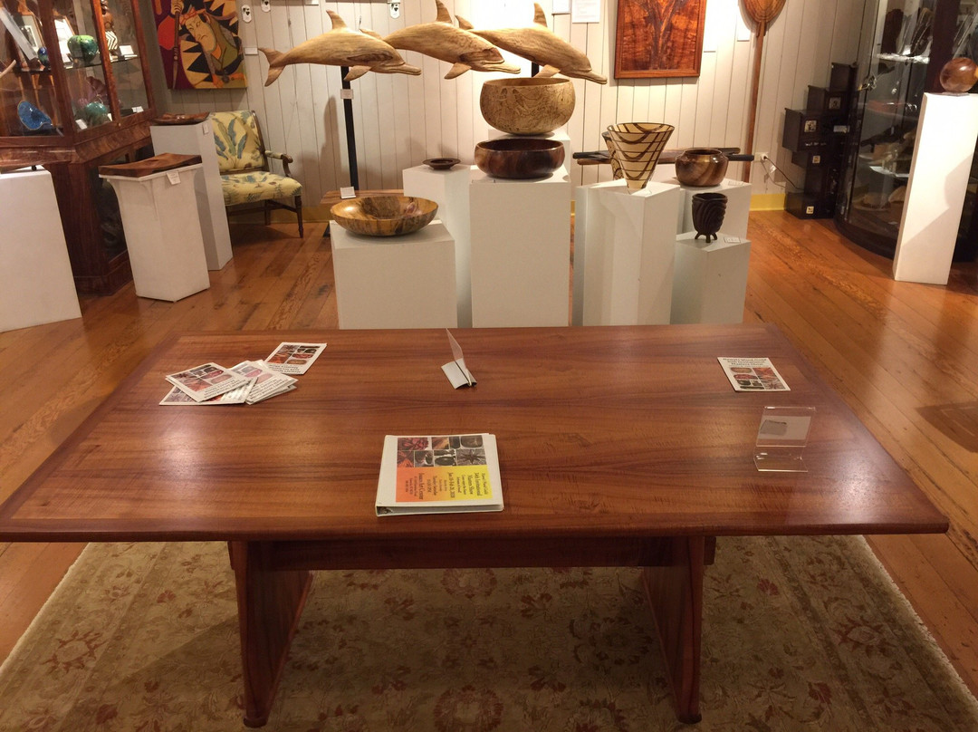 Isaacs Art Center Museum and Gallery-卡慕也拉必去景点