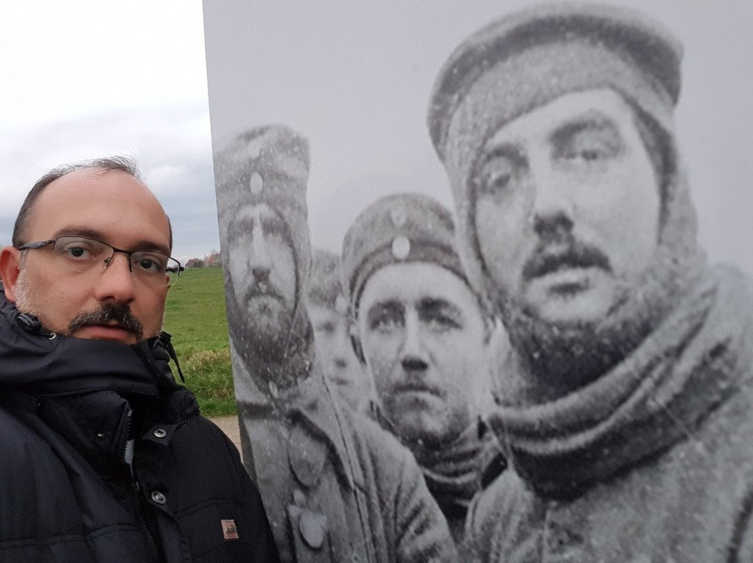 Christmas Truce Memorial景点图片