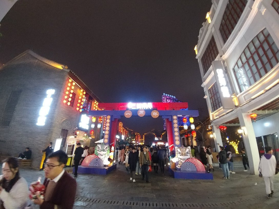 朝阳广场景点图片