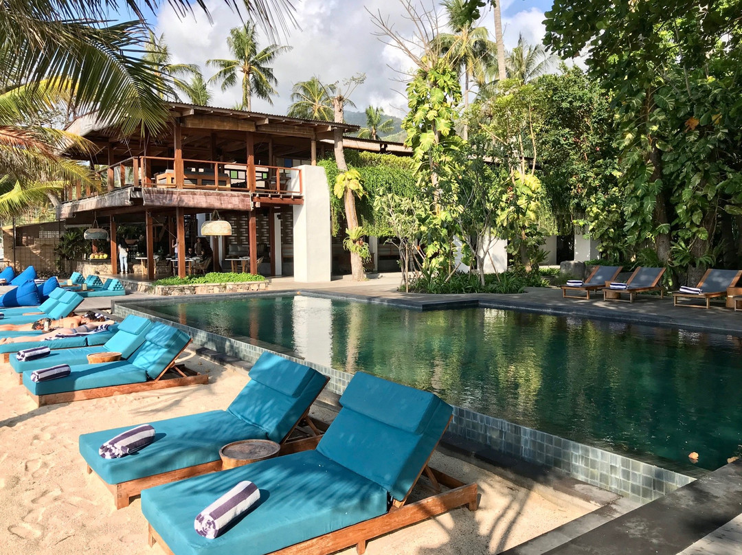 西龙目岛吉瓦三泰别墅主图