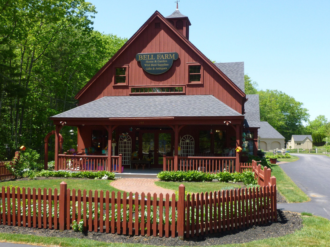 Bell Farm Shops景点图片